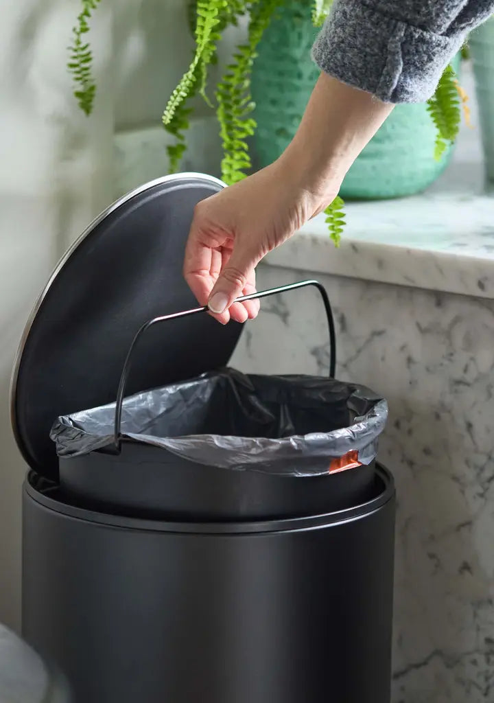 Arc™ 10L Easy-push Matt Black Pedal Bin