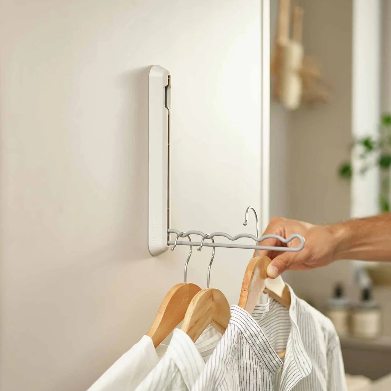 Orderly™ Ecru Retractable Hanging Rail