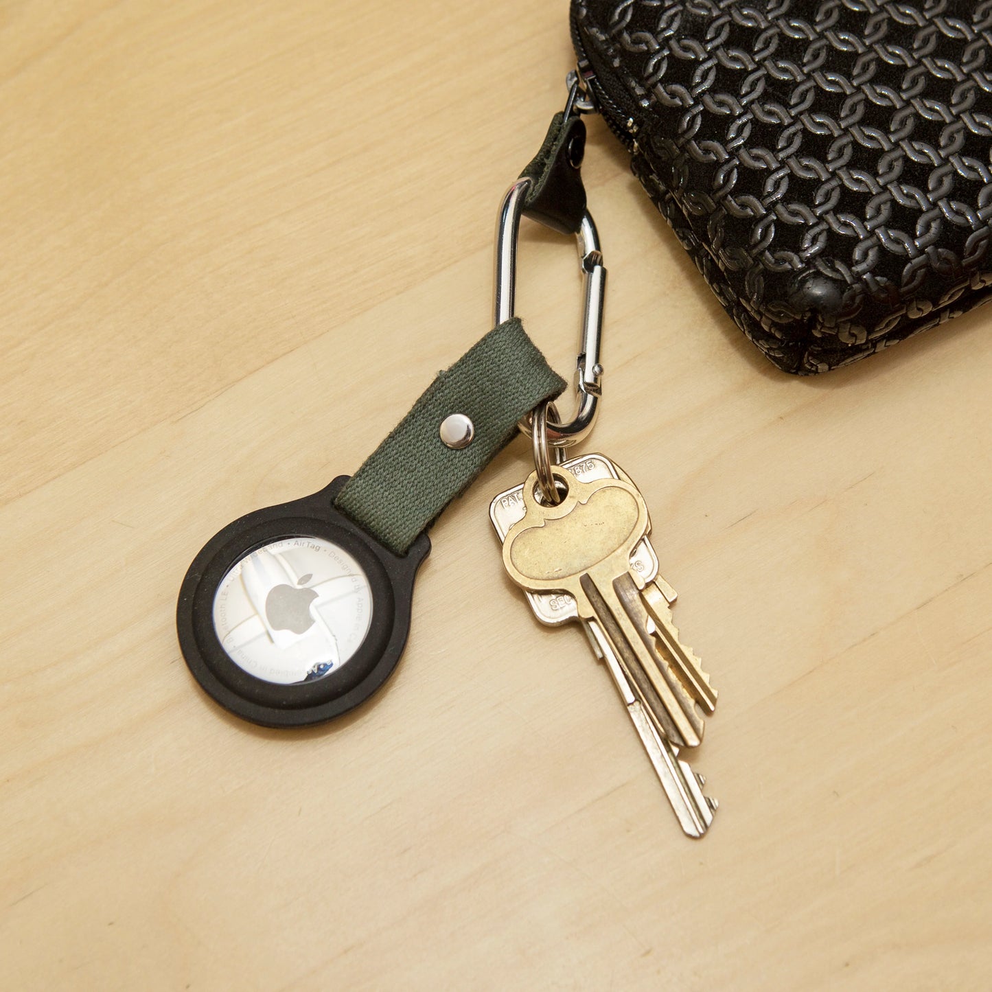 Tracker Travel Clip for Air Tag