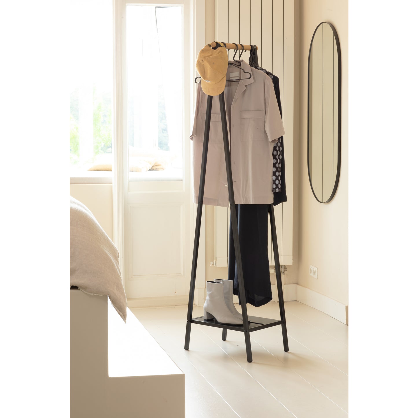 Linn Clothes Rack- Compact