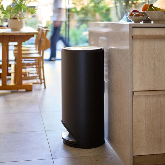 Arc™ 30L Easy-push Matt Black Pedal Bin