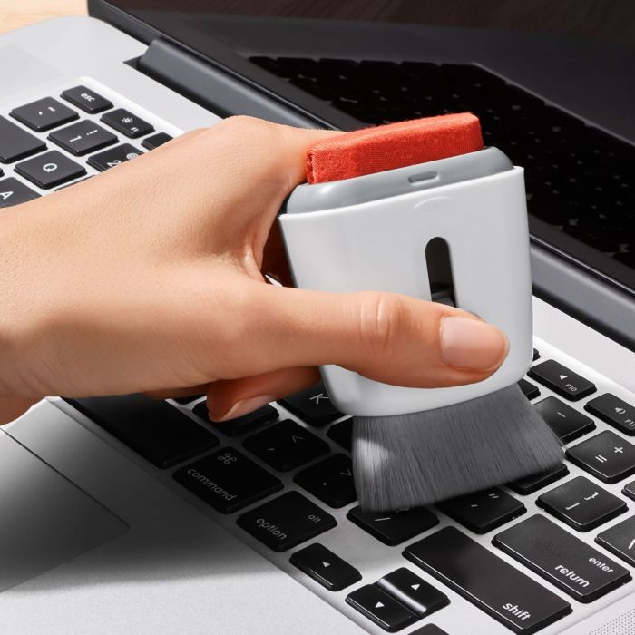 Sweep & Swipe Laptop Cleaner